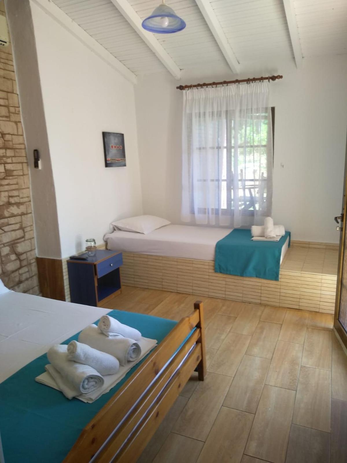Bambola Apartments Néa Moudaniá Eksteriør bilde